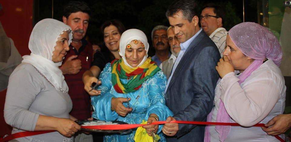 Kayapınar'da Demirtaş için seçim bürosu açılışı yapıldı