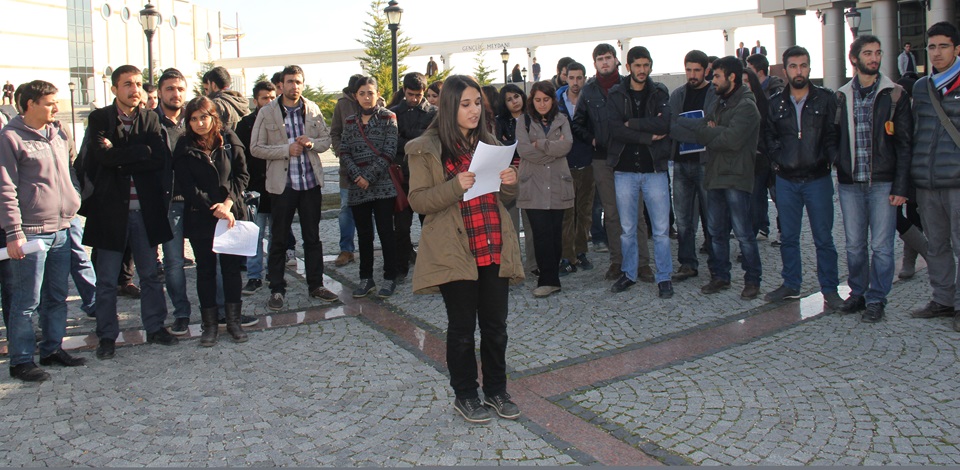 Öğrencilere saldırılar Kocaeli Üniversitesi'nde protesto edildi