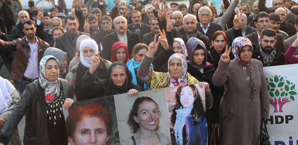 Kocaeli'de Paris Katliamı anması
