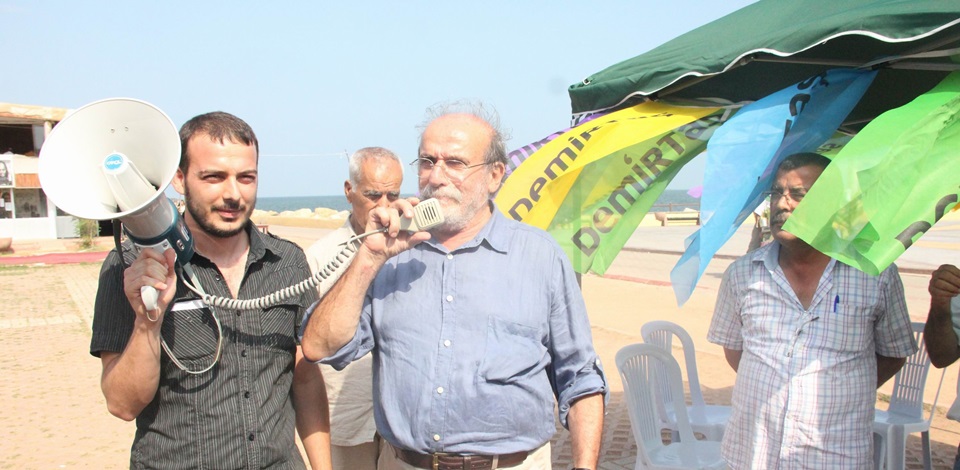 HDP Onursal Başkanı Kürkçü, Mersin'de açılan stantlara katıldı