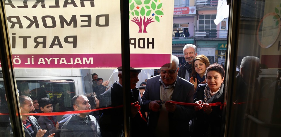 Malatya'da HDP'li adaylara coşkulu karşılama
