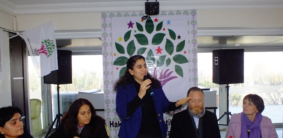 Manisa'da Belediye Başkan aday adaylarının tanıtım toplantısında buluşuldu