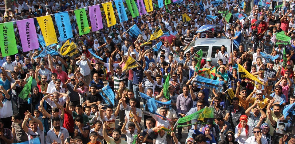 Cumhurbaşkanı adayı Demirtaş, Manisa'lılarla buluştu
