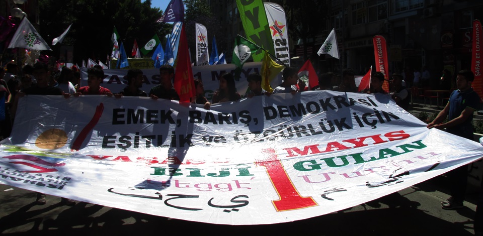Mersin'de on binlerce emekçi buluştu