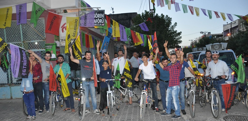 Midyat'ta gençlerden bisiklet turu