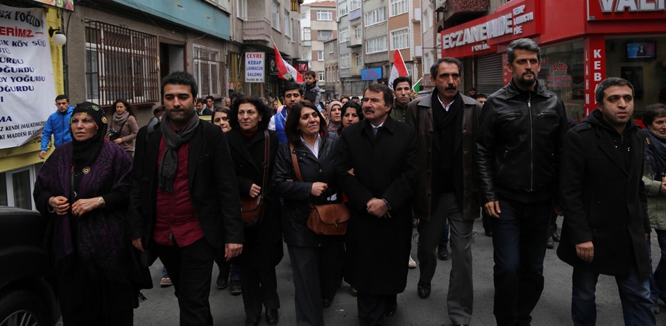 HDP'den halkların kadim semti Samatya'da açılış