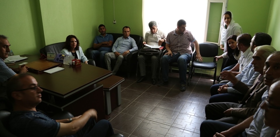 Silopi'deki elektrik kesintileri için HDP'li Irmak ve Sarıyıldız DEDAŞ yetkilileriyle görüştü
