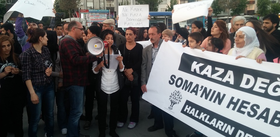 Soma madencileri Bağcılar'da HDP'liler tarafından anıldı 