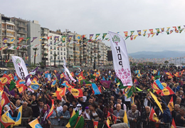 İzmir mitinginde Gündoğdu Meydanında binler 'hayır' dedi 