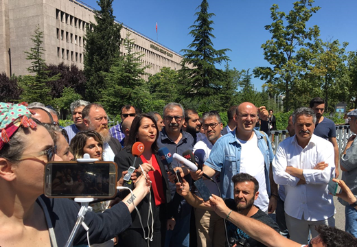 Kemalbay: Demirtaş'a kelepçe uygulaması hukuksuzluğun, darbe sürecinin bir başka boyutudur