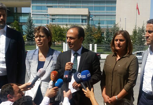 Baydemir: Yargı siyasi otoritenin önünde eğilmesin diye buradayız