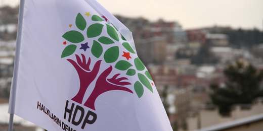 Fetih Suresi'ni de çarpıtıyorlar