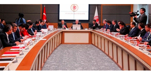 İttifak yasasına itiraz, milletvekilliklerinin düşürülmesine tepki