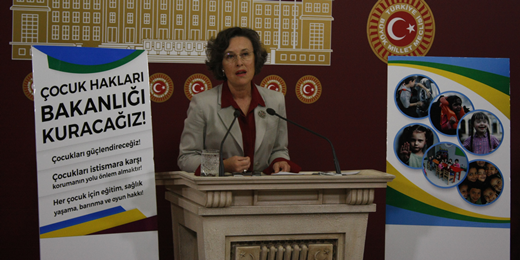 Kerestecioğlu: Gelin tüm siyasi partiler bir Çocuk Hakları Bakanlığı kuralım