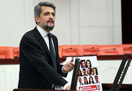 Garo Paylan: Medya kuruluşlarında 'komiser'ler var