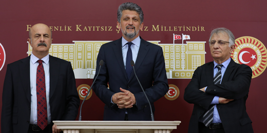 Emekli maaşlarının 5 bin TL'ye yükseltilmesi, bayram ikramiyelerinin 5 bin TL olması teklifimizi Meclis'e sunduk