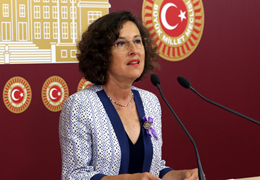 Kerestecioğlu Aliağa Cezaevindeki hak ihlallerini Bakan Bozdağ'a sordu