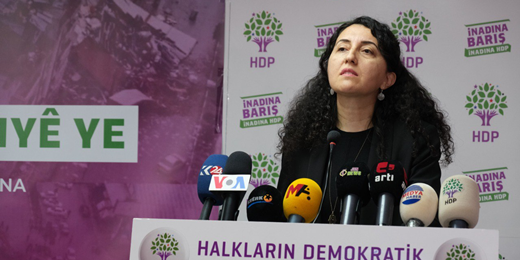 Günay: Deprem anında devlet sınır dışında savaş siyasetini sürdürmekle meşguldü
