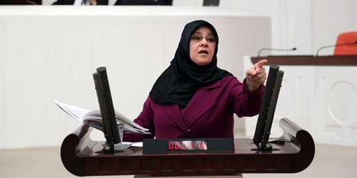 Kaya: “Afrinliler 'ÖSO hırsızdır, teröristtir' diyor, Habertürk, 'YPG' diye çeviriyor