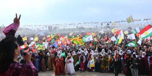 Soğuk havaya rağmen binler Newroz alanlarındaydı: Bu görüntü halkın yenilmezliğinin göstergesidir