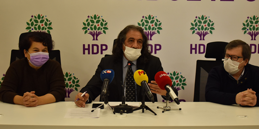 Mengüç: İktidar pandemi konusundaki stratejisinin yanlışlığını kabul edip istifa etmelidir