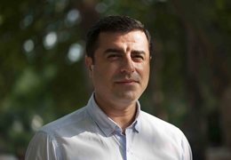 Yargıya değil, AKP'ye kafa tutuyoruz