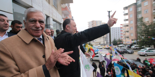 Temelli: 40 yıldır barış mücadelesi veren Ahmet Türk'e laf söyleyecek kadar acz içindesiniz