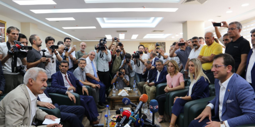 İmamoğlu, Ahmet Türk ve Mızraklı Diyarbakır'da bir araya geldi