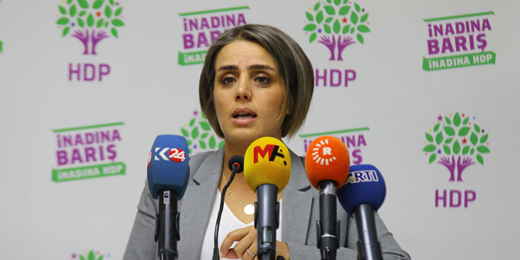 Ayşe Acar: Bu ülke DGM'leri, İstiklal Mahkemelerini gördü ama bu kadar kanunsuzluk görmedi