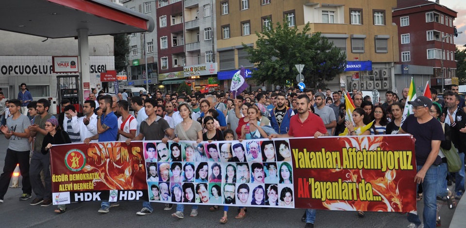 Sultangazi'de HDP'liler Sivas'ta katledilenleri anmak için yürüdü