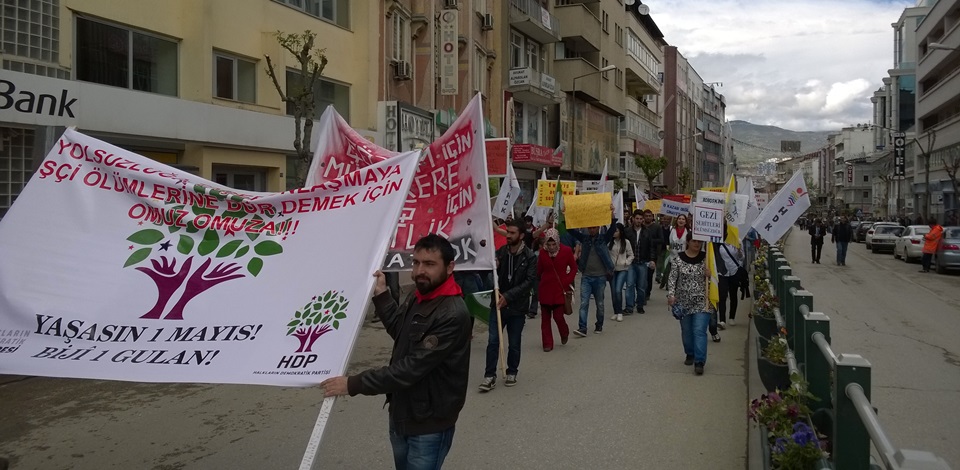 Tokat'ta HDP kortejiyle 1 Mayıs alanına yüründü