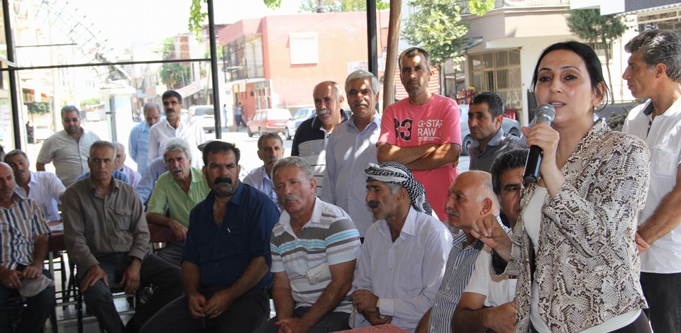 HDP Eş Genel Başkanı Yüksekdağ, İzmir'de halk toplantısına katıldı