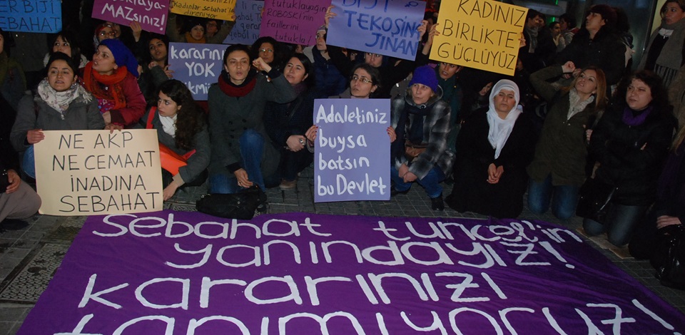 Kadınlar Sebahat Tuncel'e verilen hapis cezasını protesto etti