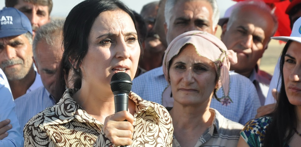 HDP Eş Genel Başkanı Yüksekdağ: Rojava'dan elinizi çekin, bu halkın sabrını taşırmayın