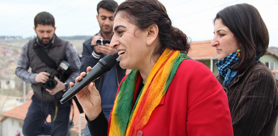 "Kardeşlik köprüsünü Uşak'tan kuracağız"
