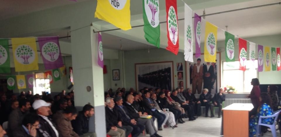 Varto ve Karaçoban'da HDP ilçe kongreleri 
