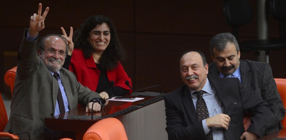HDP'li Vekiller Meclis'te Açlık Grevinde