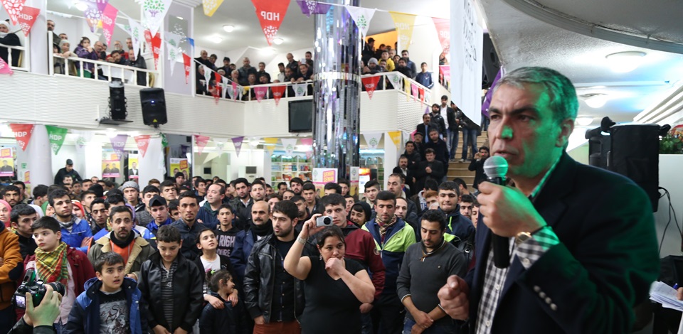 Zeytinburnu'nda HDP'liler halk şöleninde buluştu