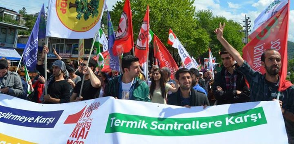 Zonguldak'ta HDP'liler 1 Mayıs'tan Rojava'ya selam gönderdi